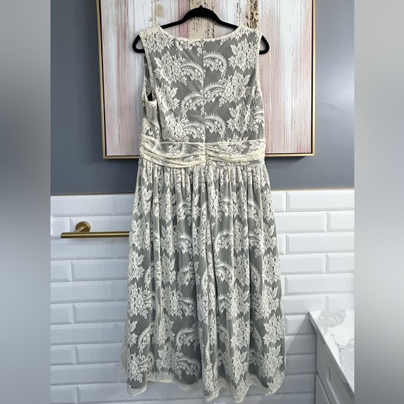 Spiegal’s Newport News Womens 16 Lace Dress, Vtg - Picture 2 of 4